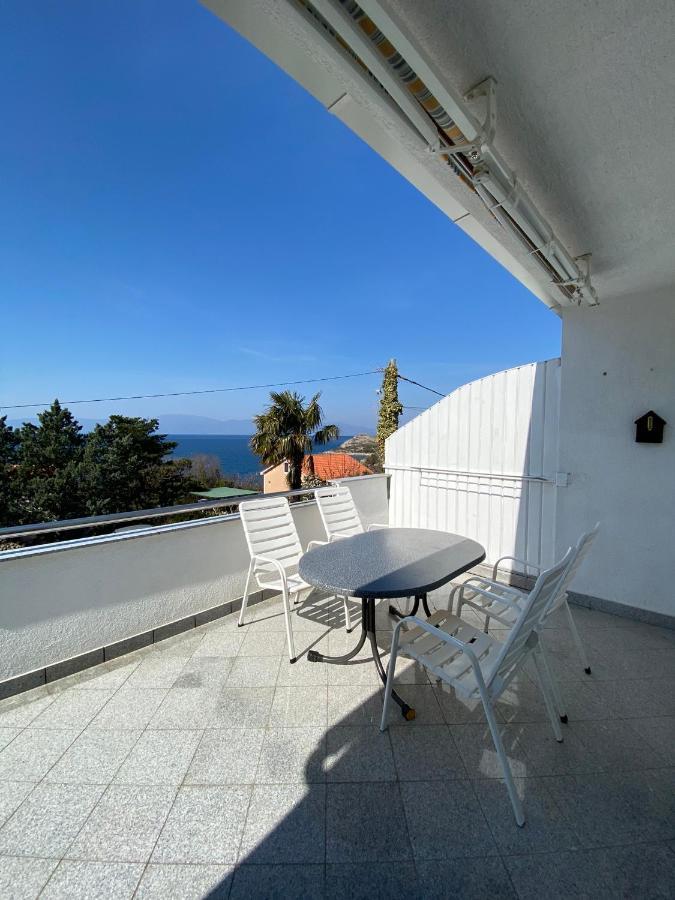 Apartmani Sara Omisalj Exterior photo